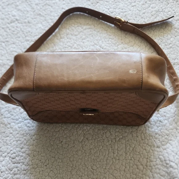 GUCCI Brown Tan Shoulder Bag w/ Signature Logo Fabric Leather sides Gold Details - Picture 7 of 16